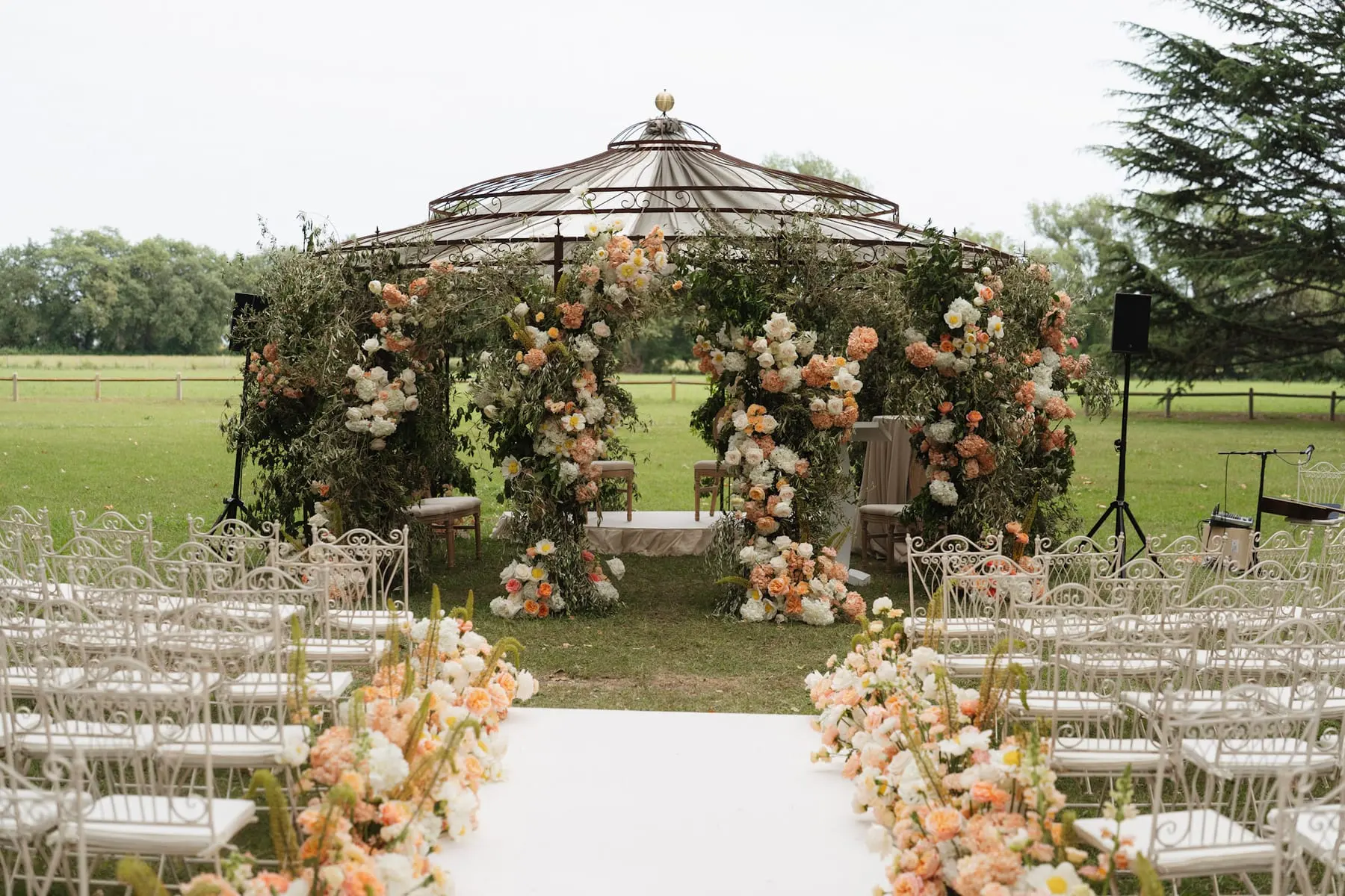 D & B, Mariage, Les Baux-de-Provence, France. La cérémonie, photo 1 sur 23