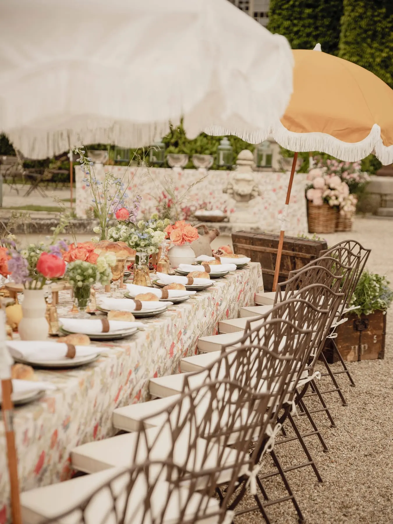 Liv, Bat Mitzvah, Paris, France. Sous les parasols, photo 4 sur 41