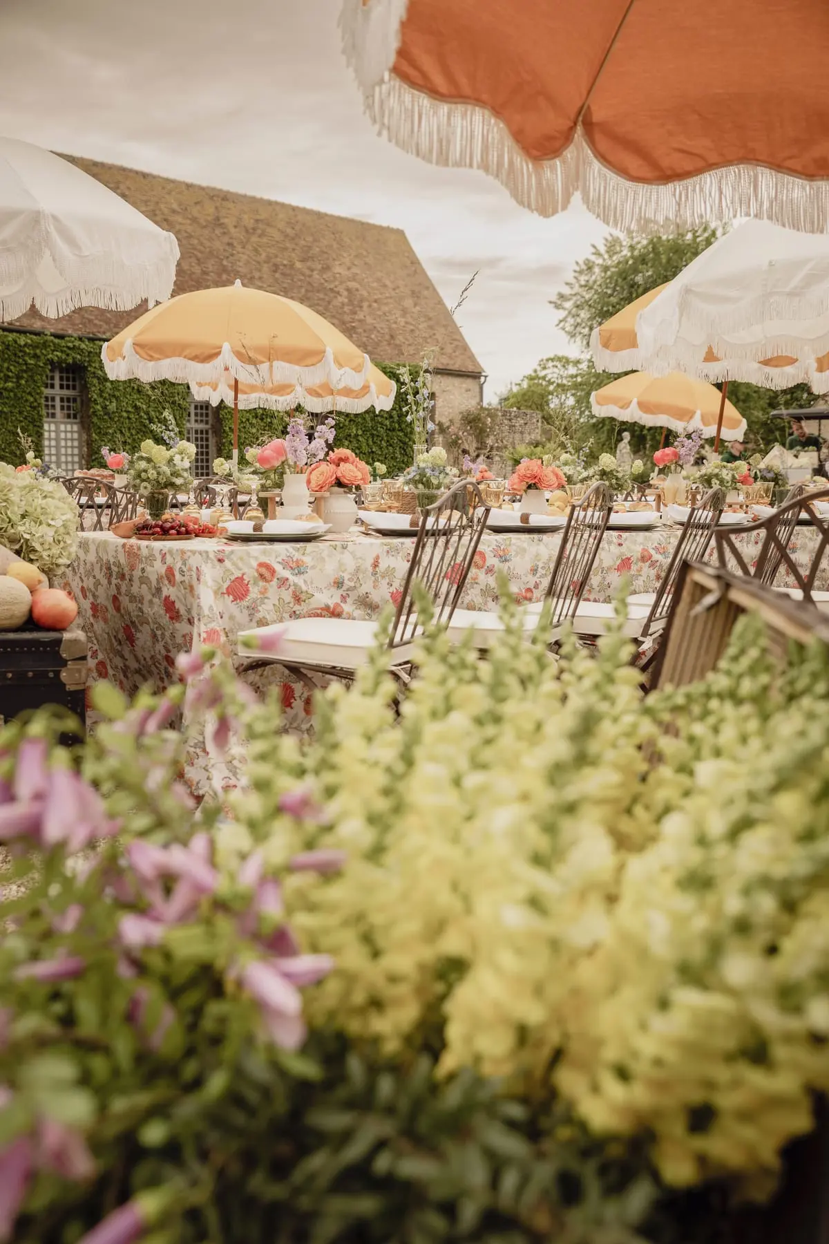 Liv, Bat Mitzvah, Paris, France. Sous les parasols, photo 6 sur 41