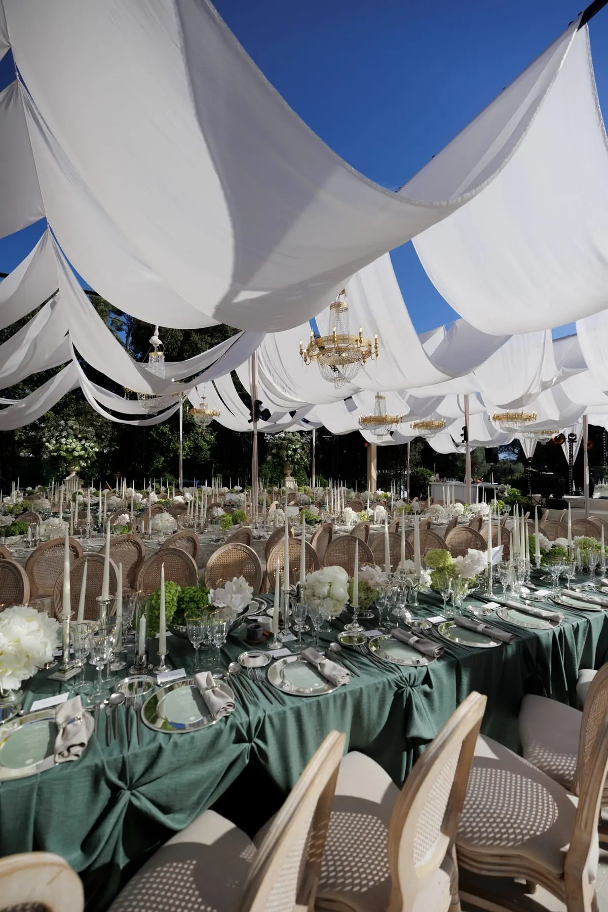 S & R, Mariage, Cannes & Cap d’Antibes, France. Le dîner sous les voilages, photo 7 sur 30