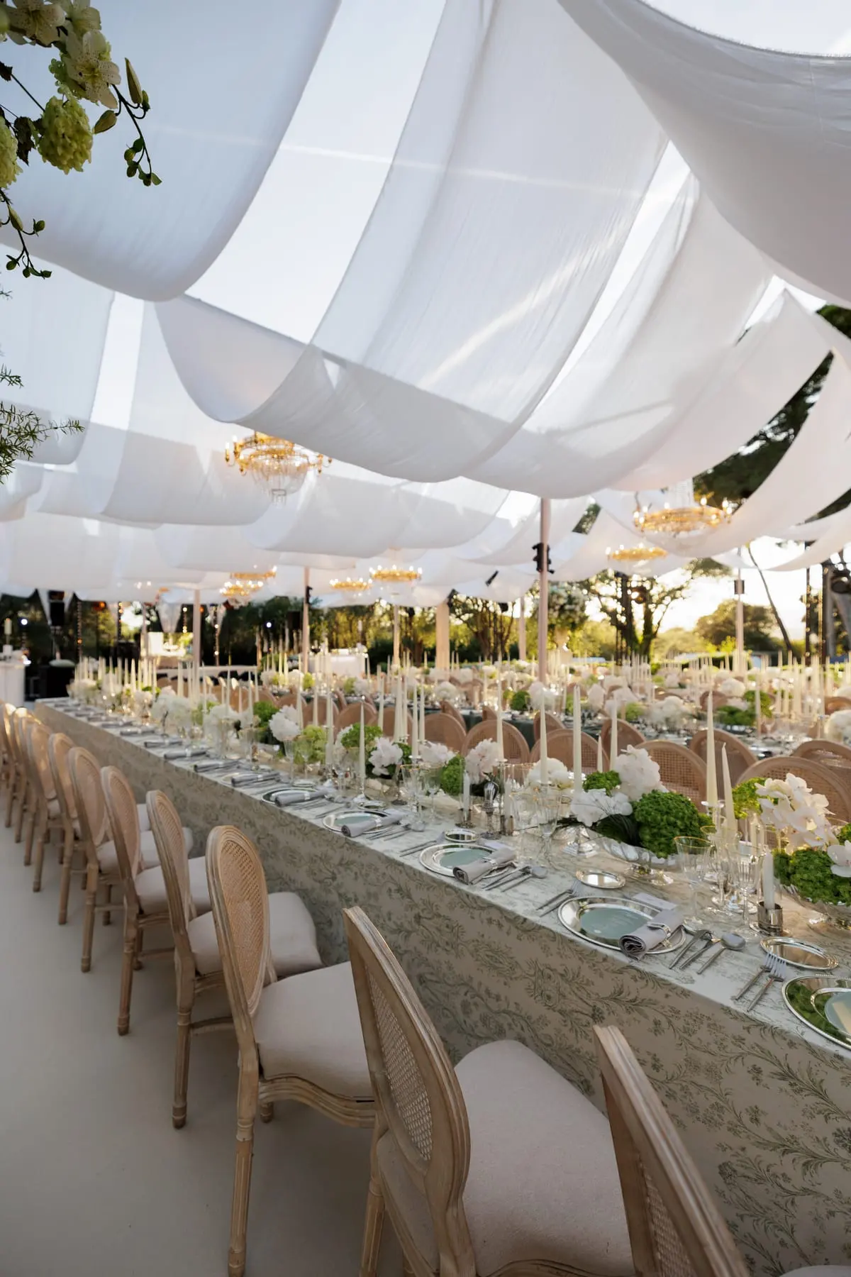 S & R, Mariage, Cannes & Cap d’Antibes, France. Le dîner sous les voilages, photo 10 sur 30