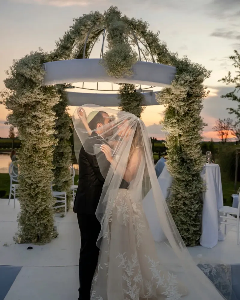 L & B, Mariage, Les Baux-de-Provence, France
