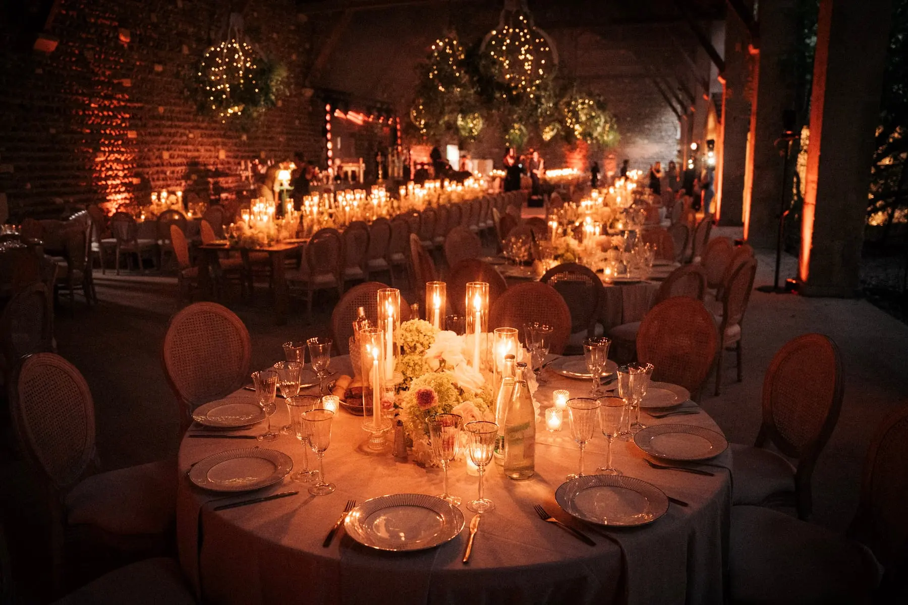 D & B, Mariage, Les Baux-de-Provence, France. Le dîner aux chandelles, photo 19 sur 23